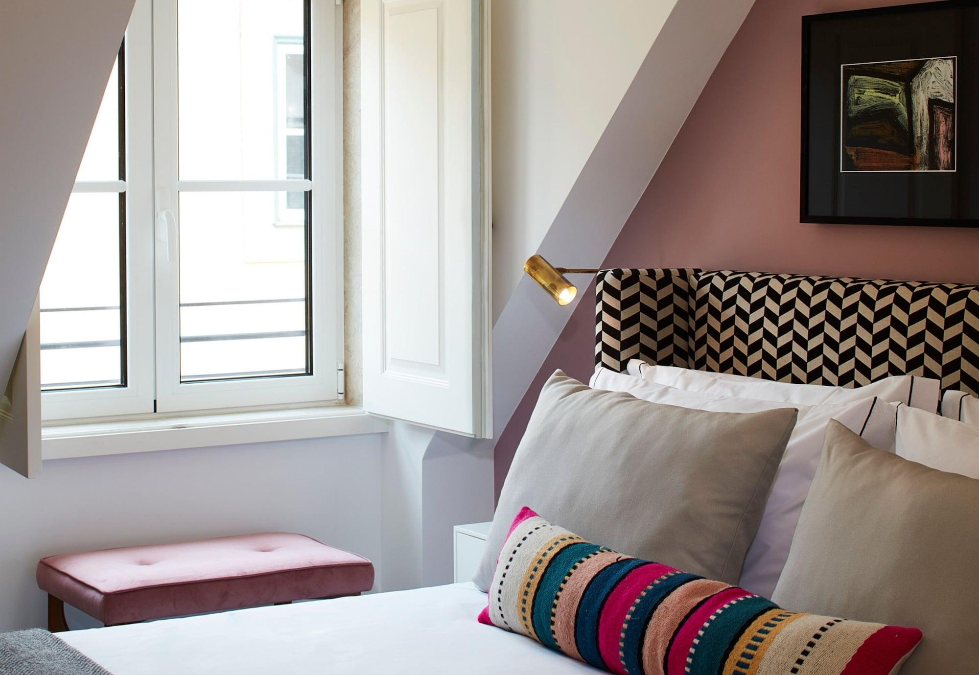 ליסבון The Lumiares Hotel & Spa - Small Luxury Hotels Of The World מראה חיצוני תמונה A room at the Hotel de l'Alma