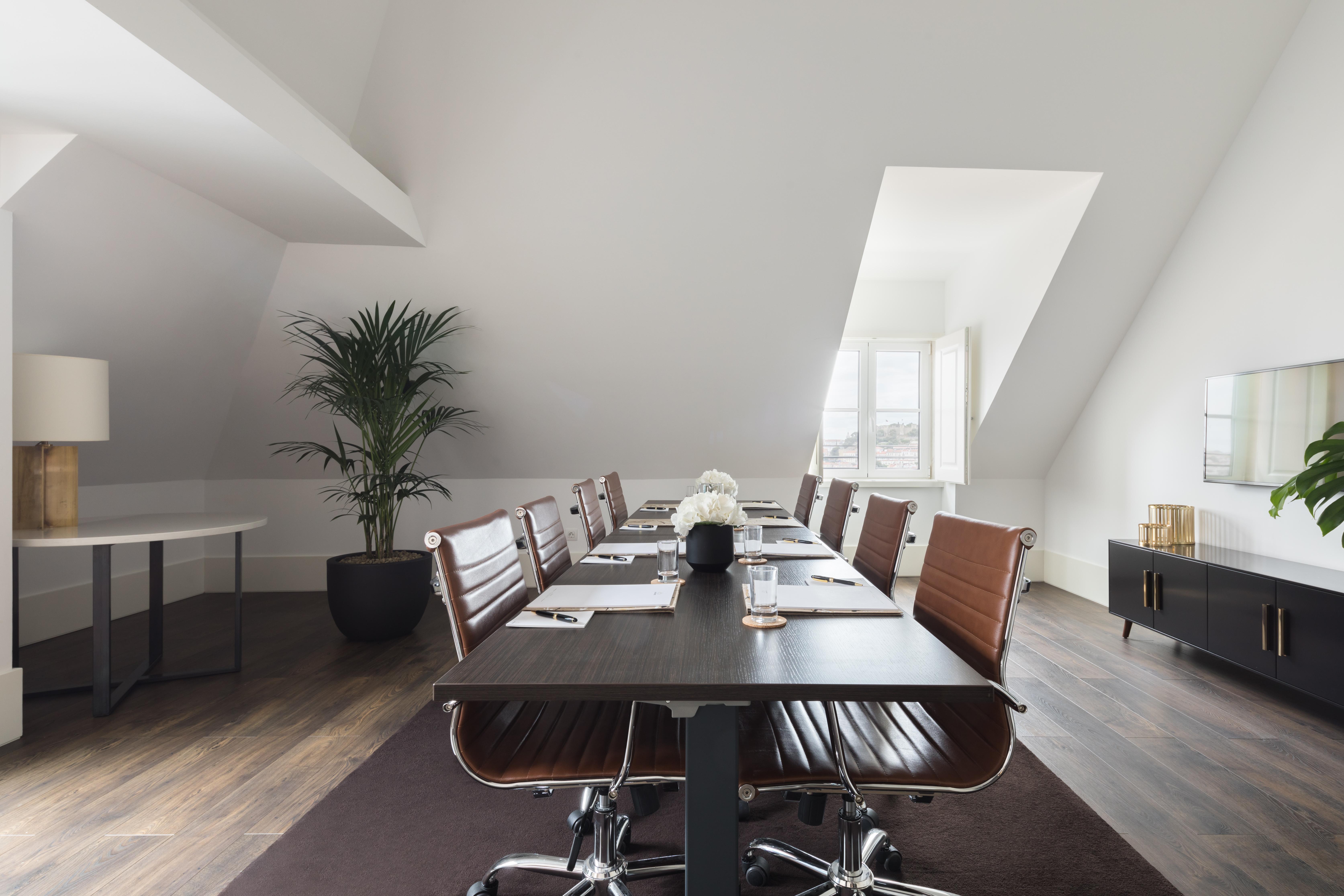 ליסבון The Lumiares Hotel & Spa - Small Luxury Hotels Of The World מראה חיצוני תמונה The boardroom at the German headquarters of the Boston Consulting Group