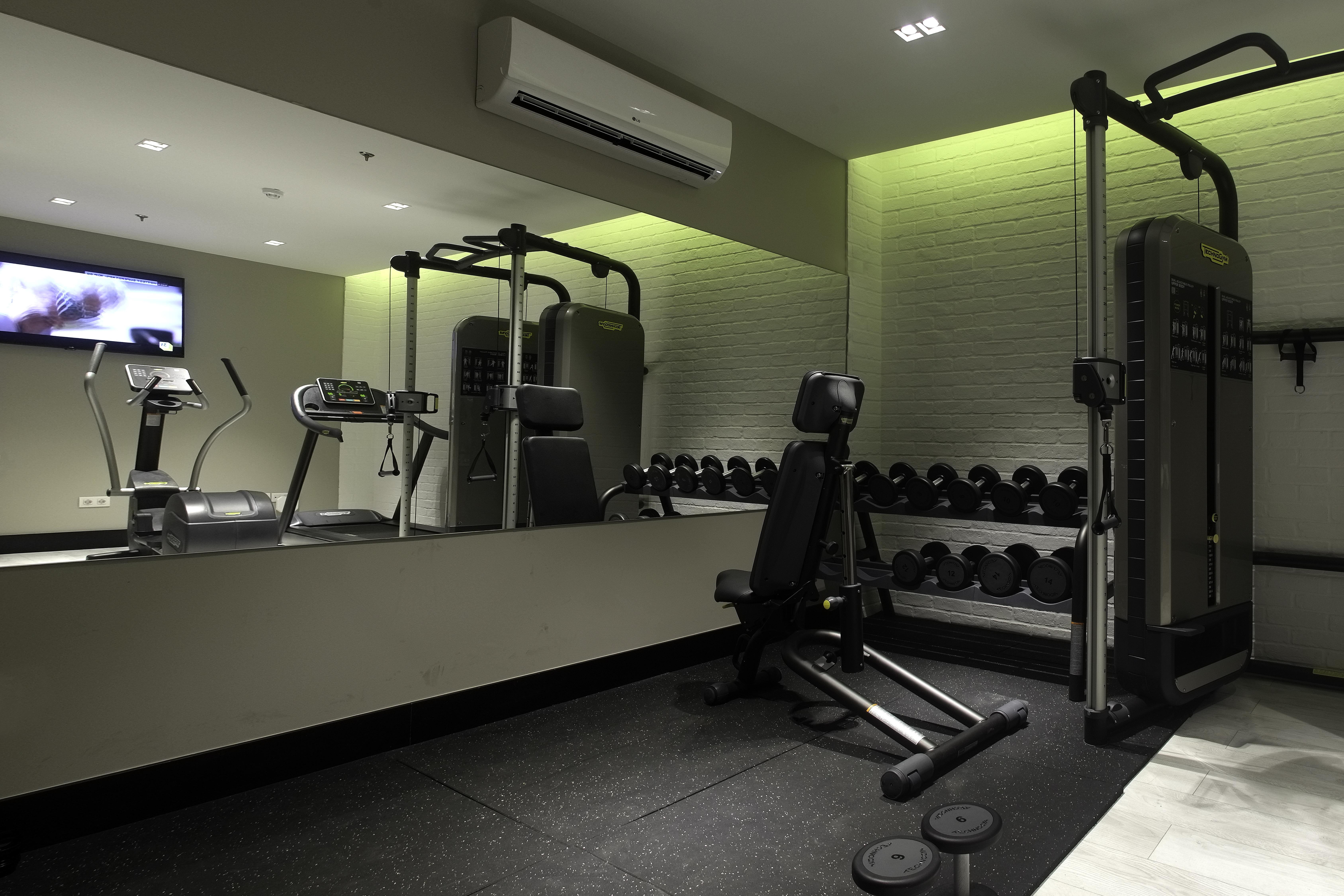 ליסבון The Lumiares Hotel & Spa - Small Luxury Hotels Of The World מראה חיצוני תמונה The gym at the hotel