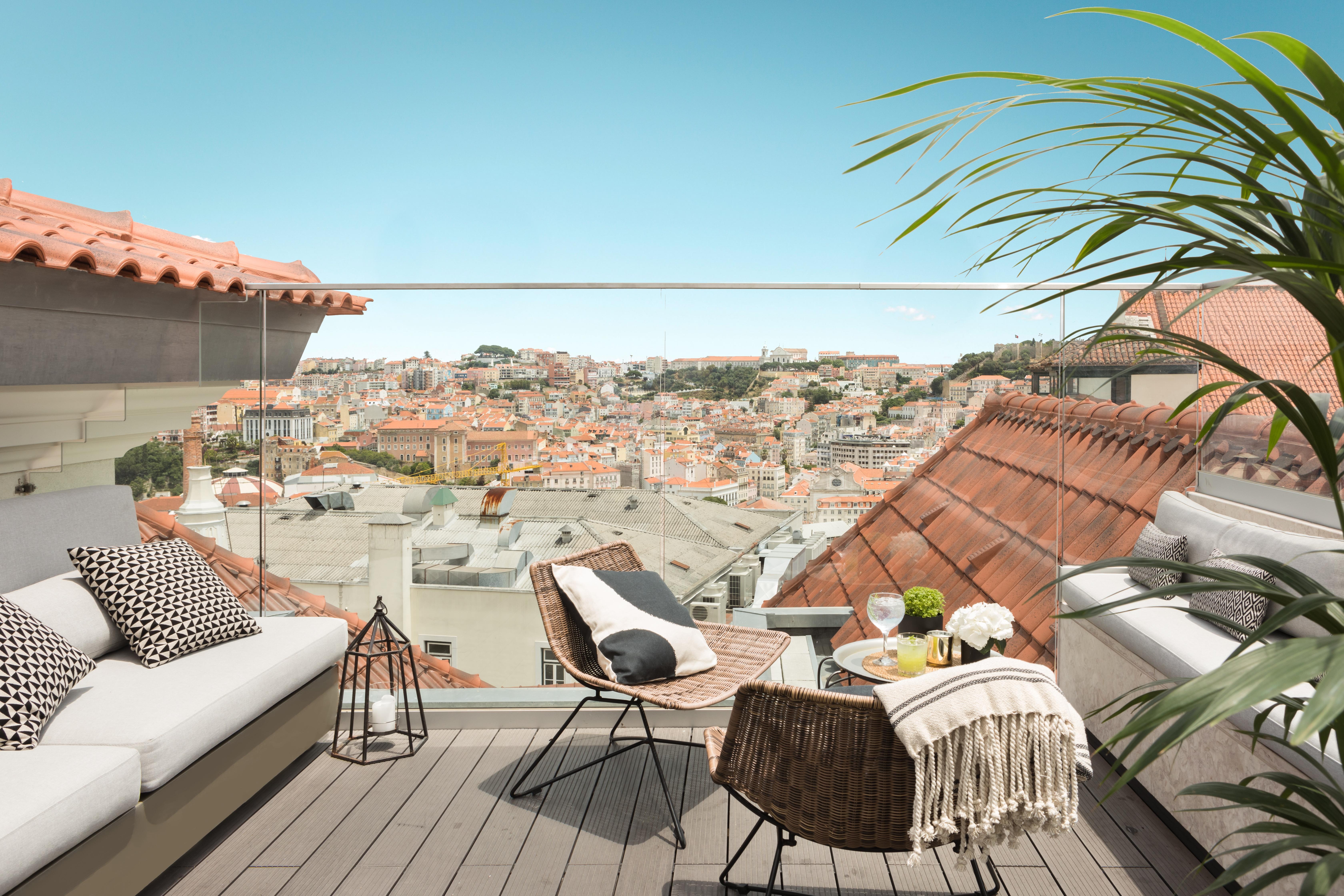 ליסבון The Lumiares Hotel & Spa - Small Luxury Hotels Of The World מראה חיצוני תמונה The rooftop terrace